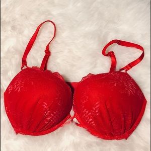 Victoria’s Secret Deep Plunge Push-up Balconette Bra Size 34D ***Never Worn***